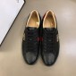 Replica Gucci Perfect Quality Sneakers Black and tiger embroidery with black sole MS02686