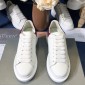 Replica Alexander McQueen Fahion Sneaker White and fuchsia suede heel MS100086