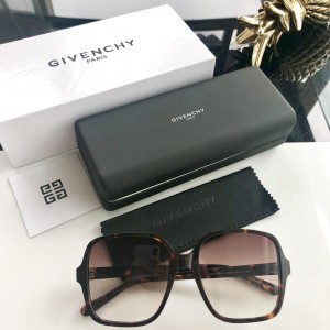 Givenchy Men's Sunglasses ASS650086