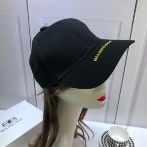 Balenciaga Men's hat ASS650326