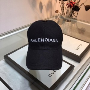 Balenciaga Men's hat ASS650331