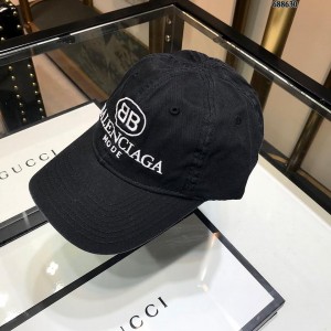 Balenciaga Men's hat ASS650339