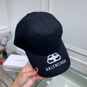 Balenciaga Men's hat ASS650353