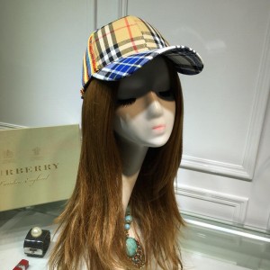 Burberry Men's hat ASS650355