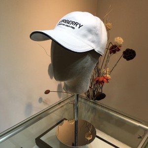 Burberry Men's hat ASS650368