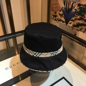 Burberry Men's hat ASS650388