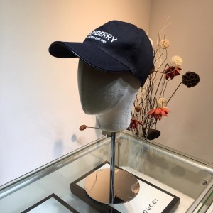 Burberry Men's hat ASS650400