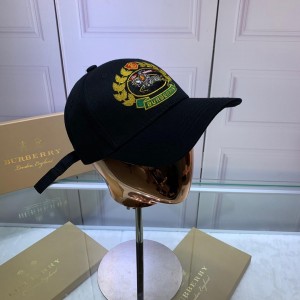 Burberry Men's hat ASS650414