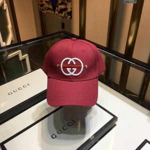 Gucci Men's hat ASS650500