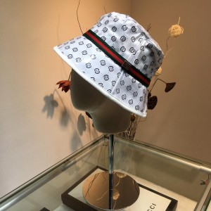 Gucci Men's hat ASS650516