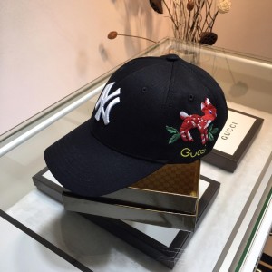 Gucci Men's hat ASS650521