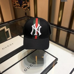 Gucci Men's hat ASS650585