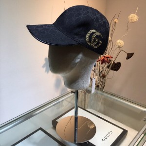 Gucci Men's hat ASS650604