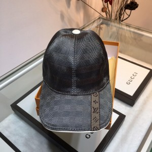 Louis Vuitton Men's hat ASS650650