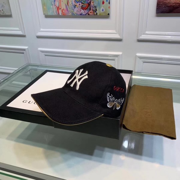 Gucci Men's hat ASS680194