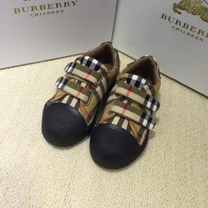 Burberry Vintage Check and Sneakers BS01039