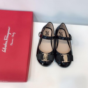 Ferragamo Mini Varina BS01060