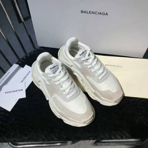 Balenciaga New Stripped Back Triple S Triple002