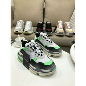 Balenciaga's New Stripped Back Triple S Triple005