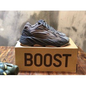 Adidas Yeezy Kanye West Boost 700 V2 Static Sneaker JP02442