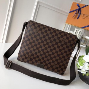 Louis Vuitton Luxury 41212 DISTRICT MEDIUM BAG brown LV04BM015