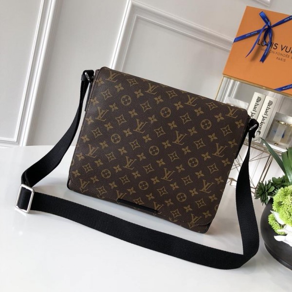 Louis Vuitton Luxury 41212 DISTRICT MEDIUM BAG LV04BM016