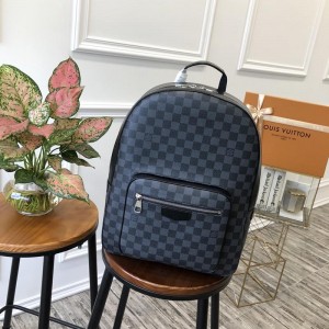 Louis Vuitton Luxury Man backpack LV04BM031