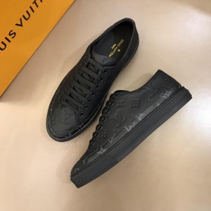 Louis Vuitton Perfect Quality Sneakers Black and Monogram embossed and black sole MS021030