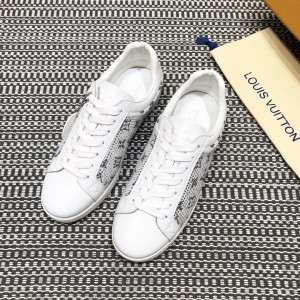 Louis Vuitton High Quality Sneakers White and masonry Monogram embellishment with white sole MS021100