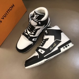 Louis Vuitton High-top High Quality Sneakers White and black leather details with black sole MS021111