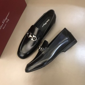 Salvatore Ferragamo Black Bright Leather High Quality Loafers MS021129