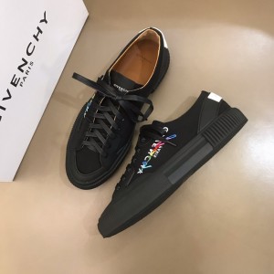 Givenchy High Quality Sneakers black printed and black rubber sole with white heel MS021146