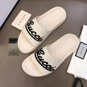 Gucci white Slippers with black gucci design MS02666