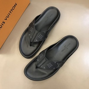 Louis Vuitton flip-flop with LV design MS02811