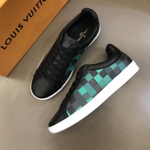 Louis Vuitton Perfect Quality Sneakers Black and Damier Graphite canvas with white sole MS02834