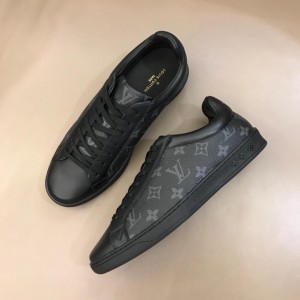 Louis Vuitton Perfect Quality Sneakers Black and Monogram print with black sole MS02839