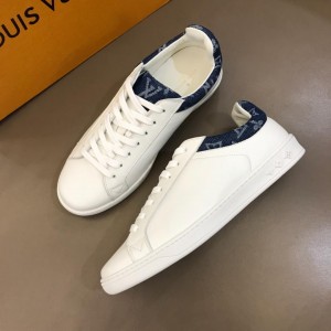 Louis Vuitton Perfect Quality Sneakers White and Monogram print trim and white sole MS02840