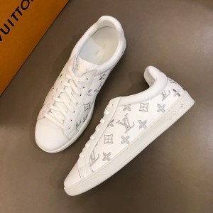 Louis Vuitton Perfect Quality Sneakers White and Monogram embroidery with white sole MS02843