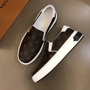 Louis Vuitton Fashion Sneakers Brown and Monogram print with white sole MS02864