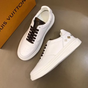 Louis Vuitton Fashion Sneakers White and brown Monogram Flower tongue and white sole MS02894