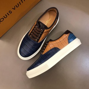 Louis Vuitton Fashion Sneakers Blue alligator leather and brown spray with white sole MS02897