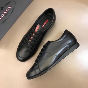 Prada Fashion Sneakers Black and red Prada patch tongue with black sole MS02953