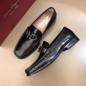 Salvatore Ferragamo Black Bright leather Fashion Perfect Quality Loafers With Sliver Buckle MS02975