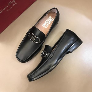 Salvatore Ferragamo Black leather Fashion Perfect Quality Loafers With Sliver Buckle MS02977