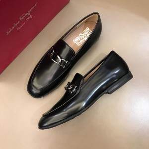 Salvatore Ferragamo Black Bright leather Fashion Perfect Quality Loafers With Sliver Buckle MS02980