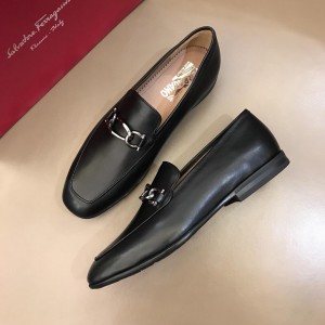 Salvatore Ferragamo Black Bright leather Loafer With Sliver Buckle MS02983