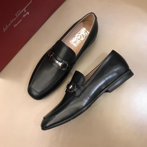 Salvatore Ferragamo Black Bright leather Fashion Perfect Quality Loafers With Sliver Buckle MS02988