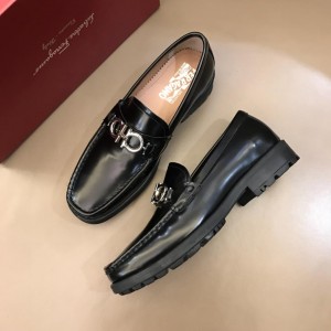 Salvatore Ferragamo Black Bright leather Fashion Perfect Quality Loafers With Sliver Buckle MS02996