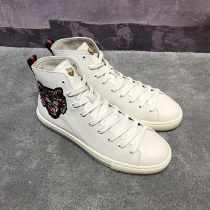 Gucci High Top High Quality Sneaker White and wolf print and white sole MS05017