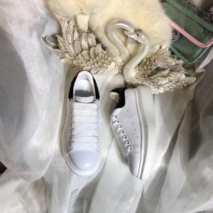 Alexander McQueen MS06003